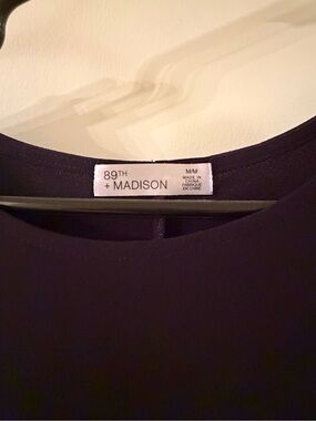 89th & Madison Women's Black Round-Neck Tunic Top